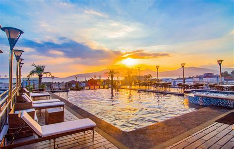 hotels near subic bay